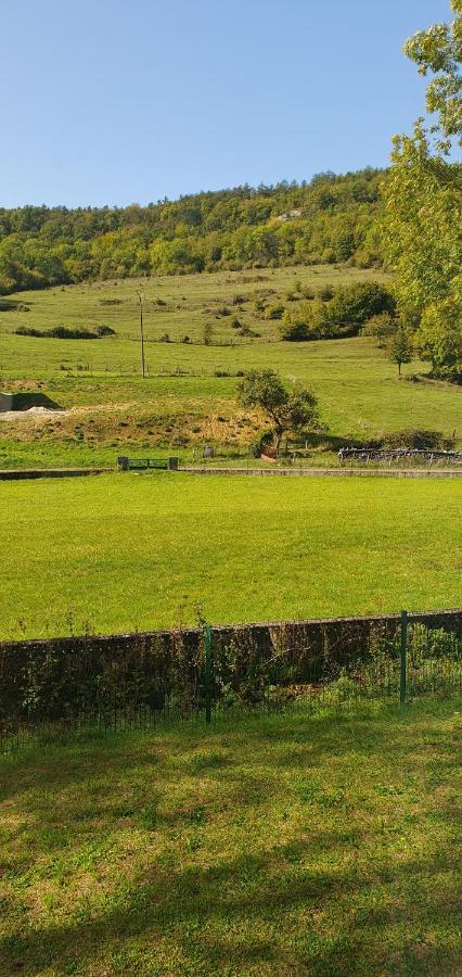 La Petite Porte Verte Bouilland Extérieur photo